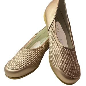 Beacon Women's Rose Gold Woven Flats Size 8